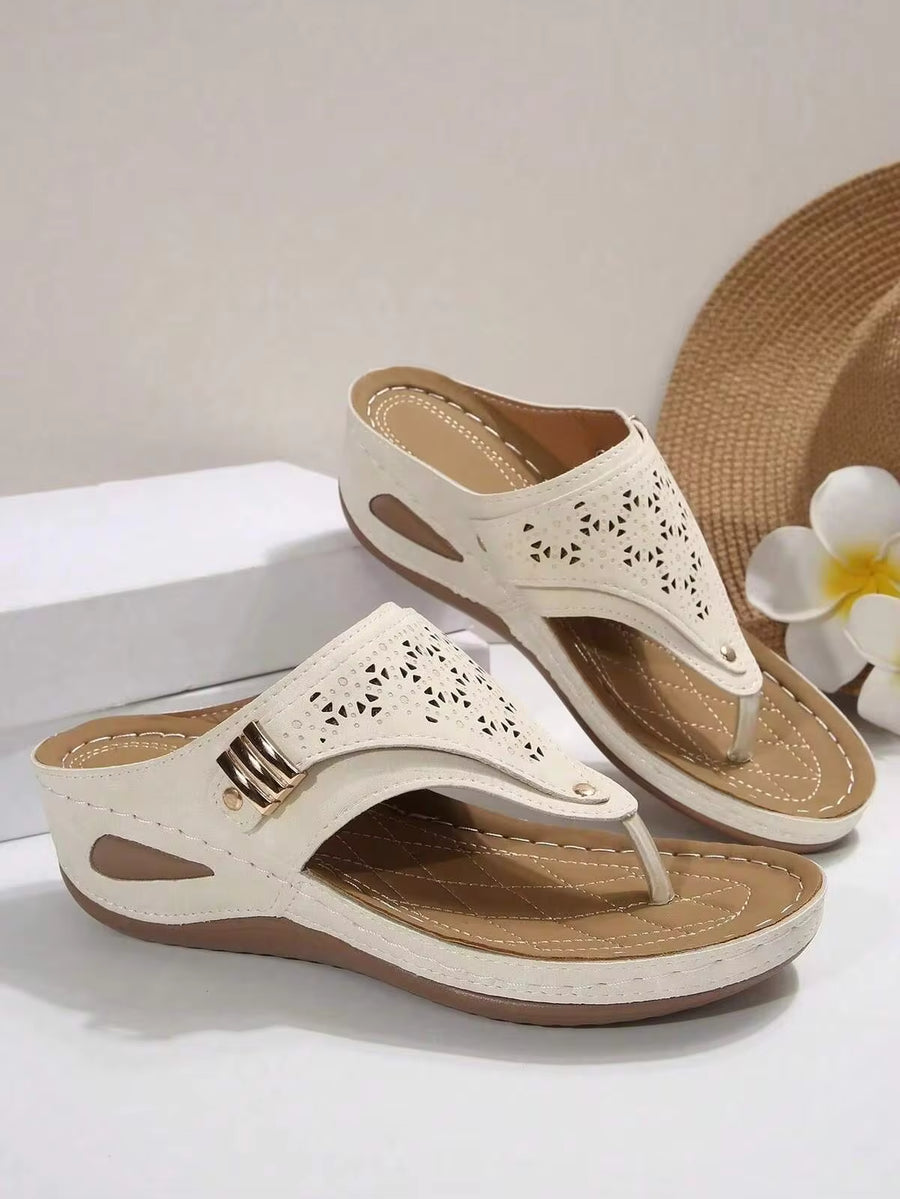 Women's Flat Rope Thong Slip-On Sandals With Rivets And Elastic Ankle Strap, Hollow Round Toe Non-Slip Flat Outdoor Sandals